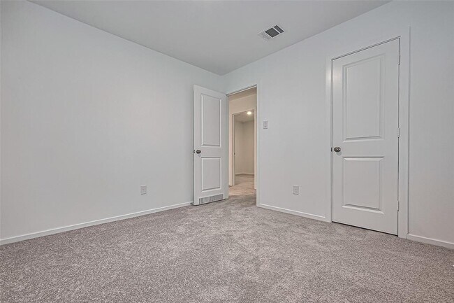 Building Photo - 27615 Village Way Dr.