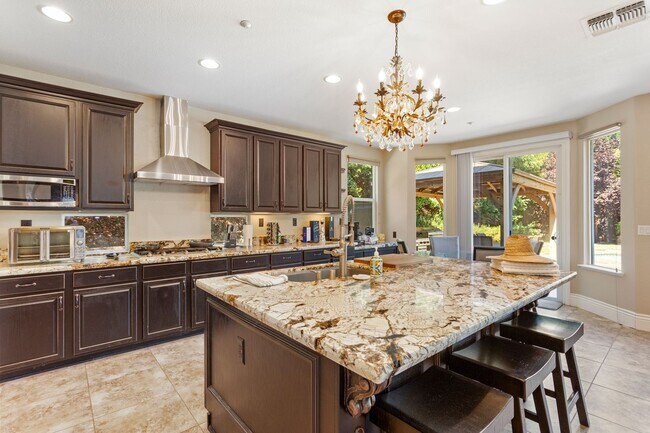 Building Photo - Beautiful Rocklin Home with a Pool!