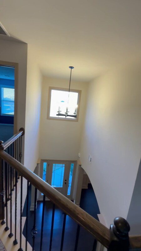 Building Photo - 4950 Belcrest Way