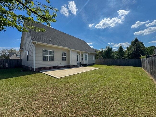 Building Photo - Beautiful 4 Bed, 2 Bath Home in Jack Britt