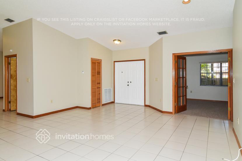 Building Photo - 15030 SW 43rd Terrace