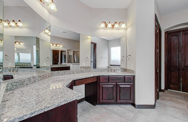 Building Photo - 5711 Avon Landing Ln