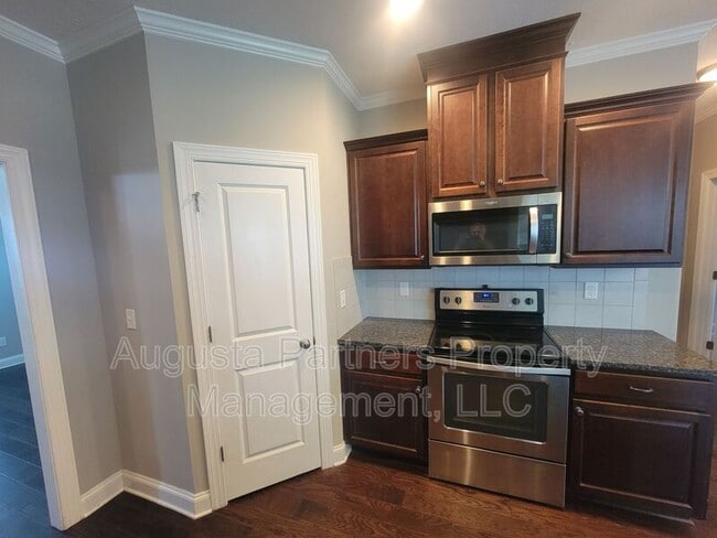 Building Photo - 1733 Ethan Way