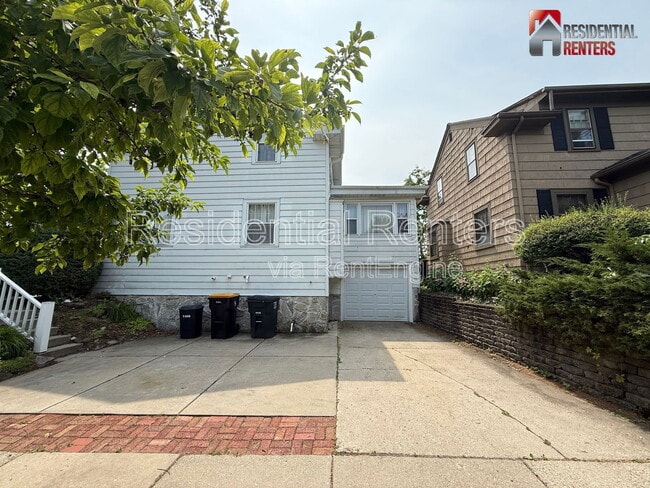 Building Photo - 2185 N 70th St