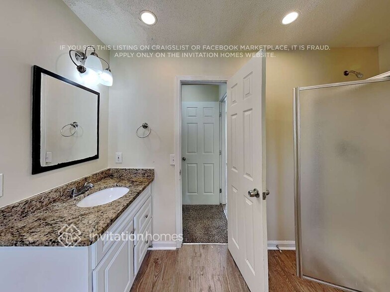 Building Photo - 1384 Camrose Ct