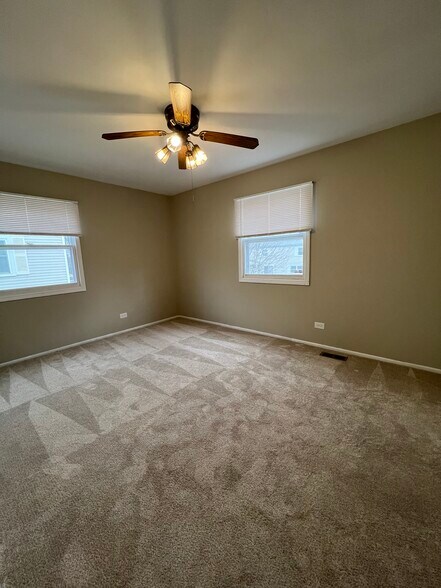 Building Photo - 180 Betty Ct