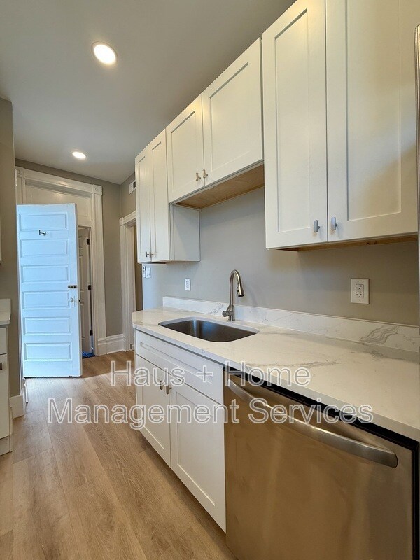 Building Photo - 906 Penn Ave