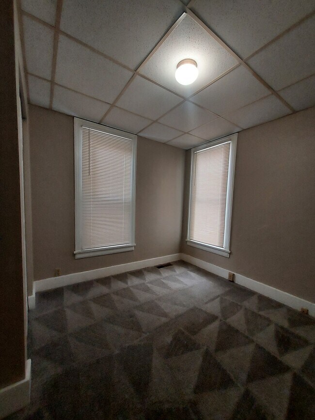 Building Photo - 79 N 10th St