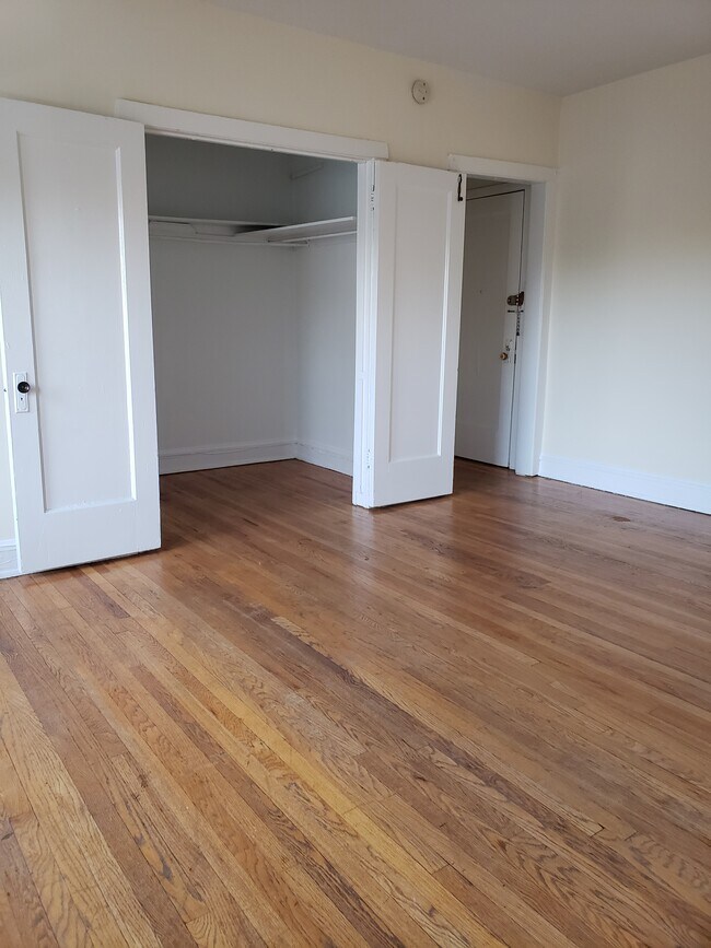 Building Photo - 2712 N Milwaukee Ave