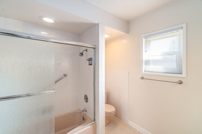 Building Photo - 3125 Fernside Blvd