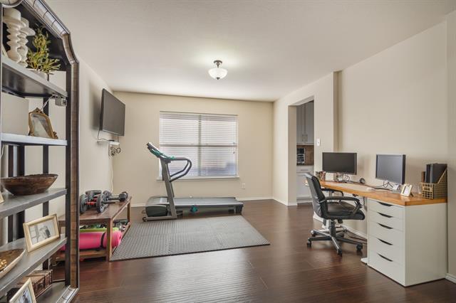 Building Photo - 5933 Snow Creek Dr