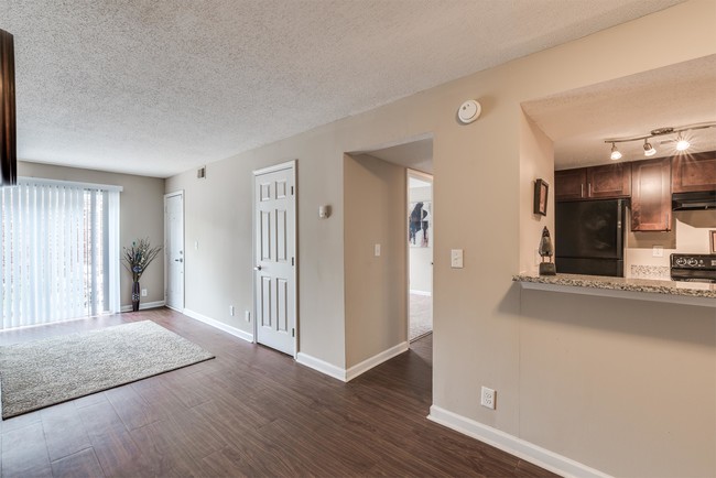 Building Photo - 3234 Kenelworth Dr
