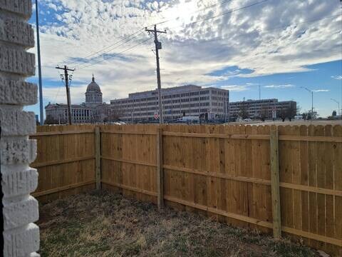 Building Photo - 701 NE 24th St