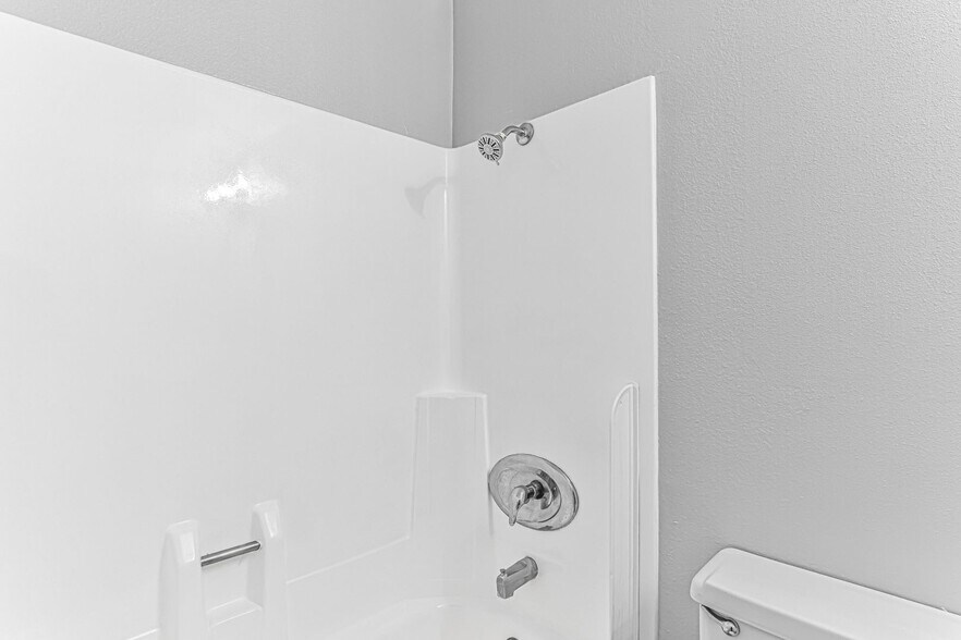 Building Photo - 1826 Cerritos Ave