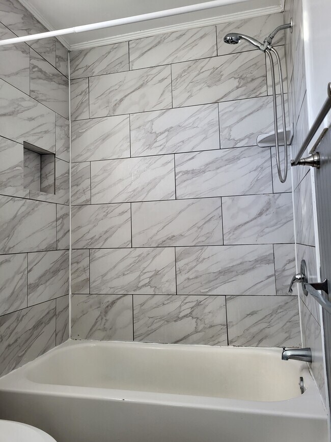 Building Photo - 91 Summit St