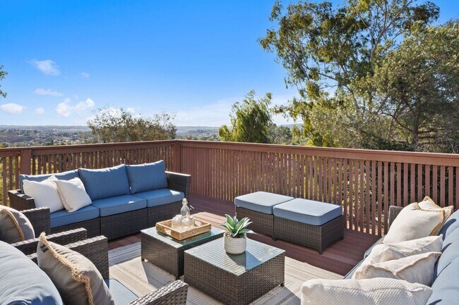 Building Photo - 3 Bedroom House with View in Poway