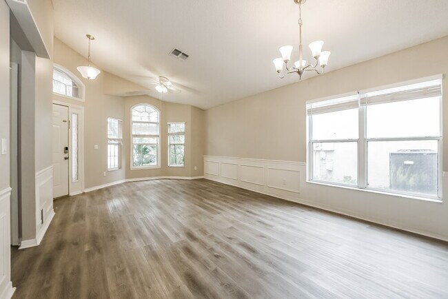 Building Photo - 15849 Green Cove Blvd