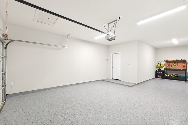 Building Photo - 21967 Gateway Arch Dr