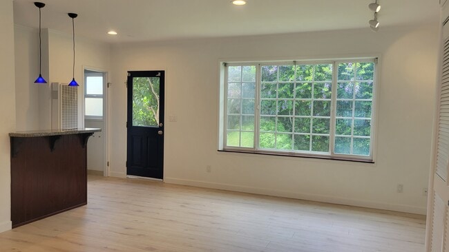 Building Photo - 7423 Eads Ave