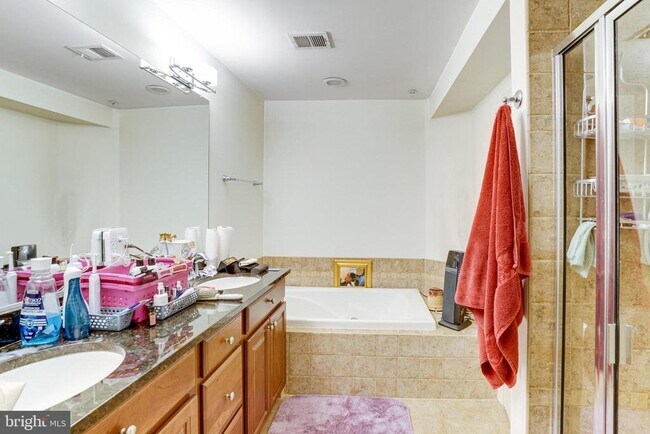 Building Photo - 456 Ferdinand Day Dr