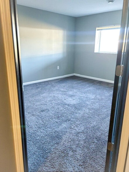 Building Photo - 1987 Southridge Ave