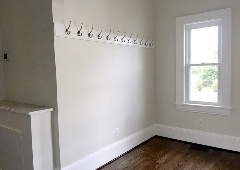 Mud Room / Rear entry - 442 Walnut Ave SE