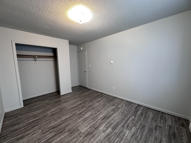 Building Photo - 1214.5 James-