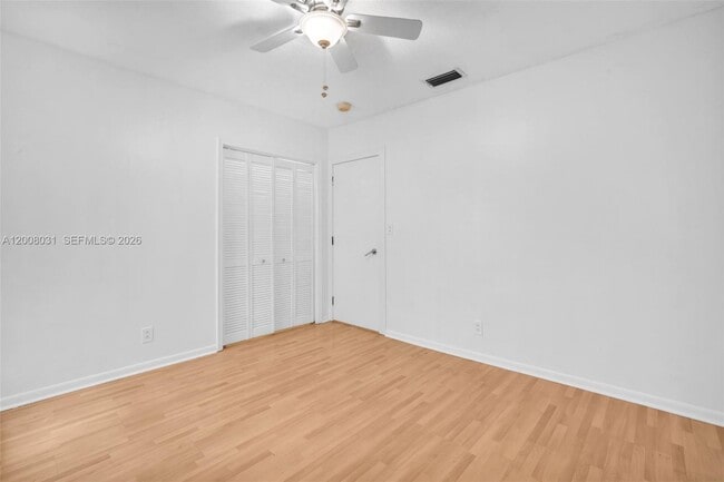 Building Photo - 3441 N Hills Dr