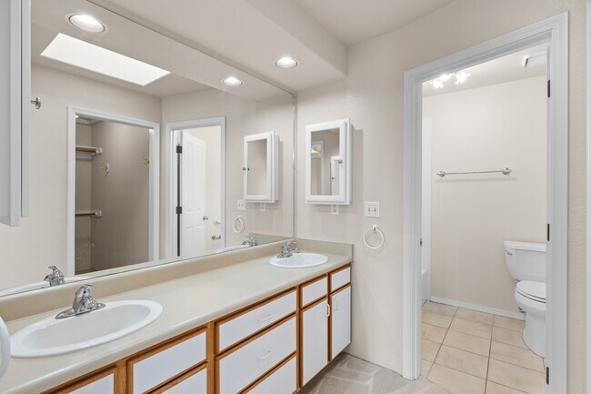 Building Photo - 1137 Riverrock Way