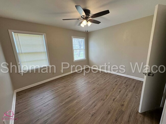 Building Photo - 1106 N 60th St