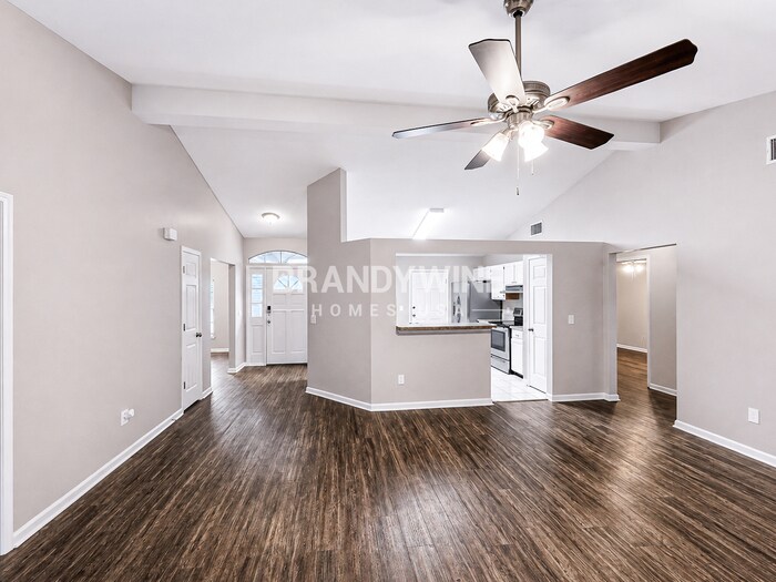 Building Photo - 11067 Barbizon Cir W