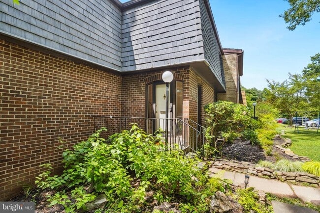 Building Photo - 8080 Inverness Ridge Rd