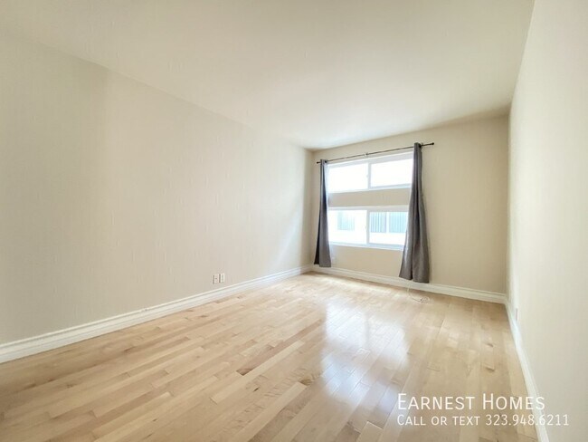 Building Photo - 1227 Granville Ave