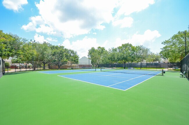 Building Photo - 8002 Weeping Willow Pl