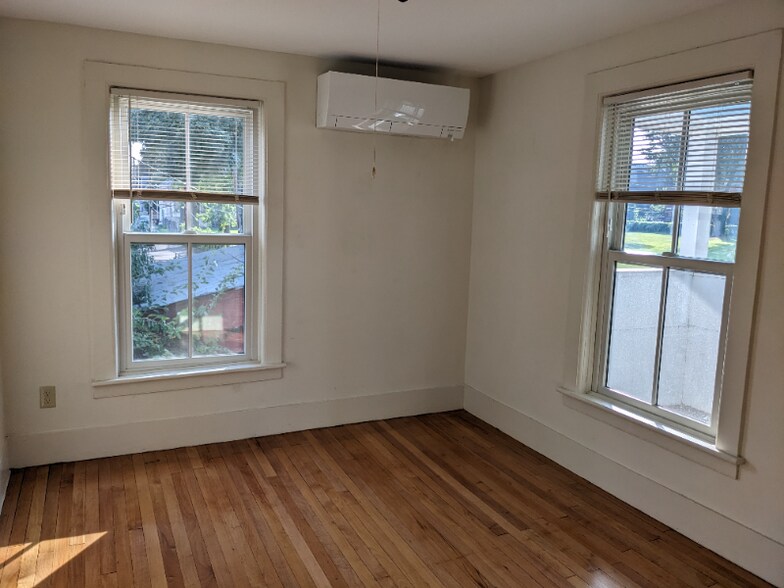 Building Photo - 85 Beech St