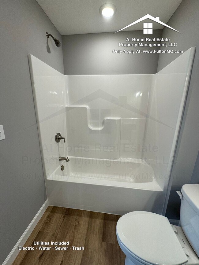 Building Photo - 2610 N Bluff St