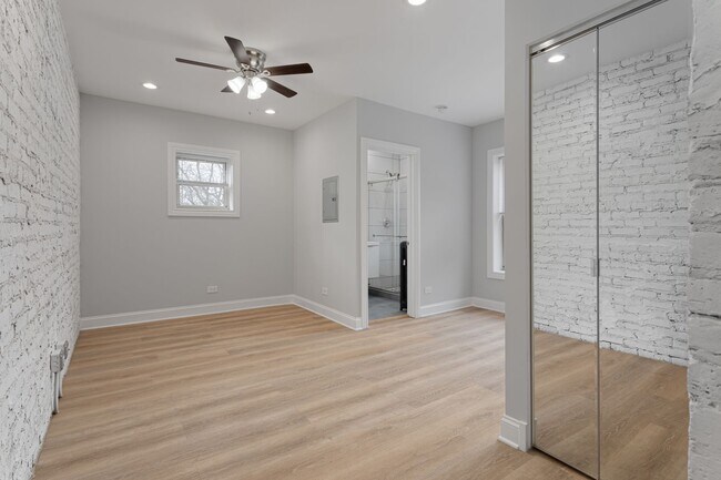 Interior Photo - The Chase Court