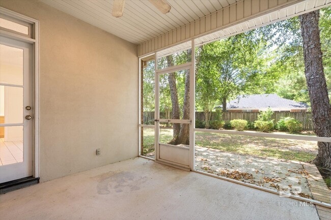 Building Photo - 7 Troyer Ct
