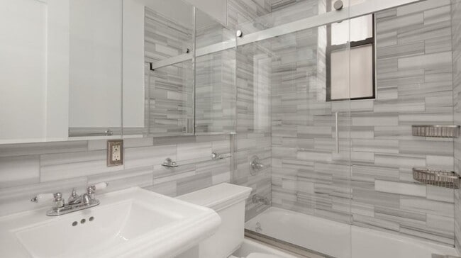 Building Photo - 219 E 23rd St