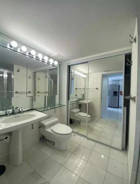 Bathroom - 3530 Mystic Pointe Dr