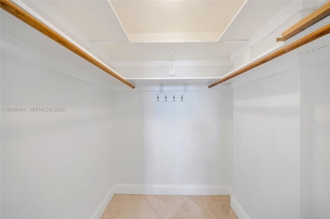 Building Photo - 720 Collins Ave