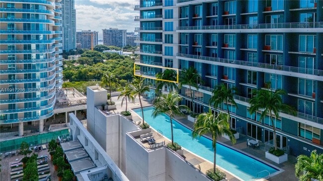 Building Photo - 60 SW 13th St