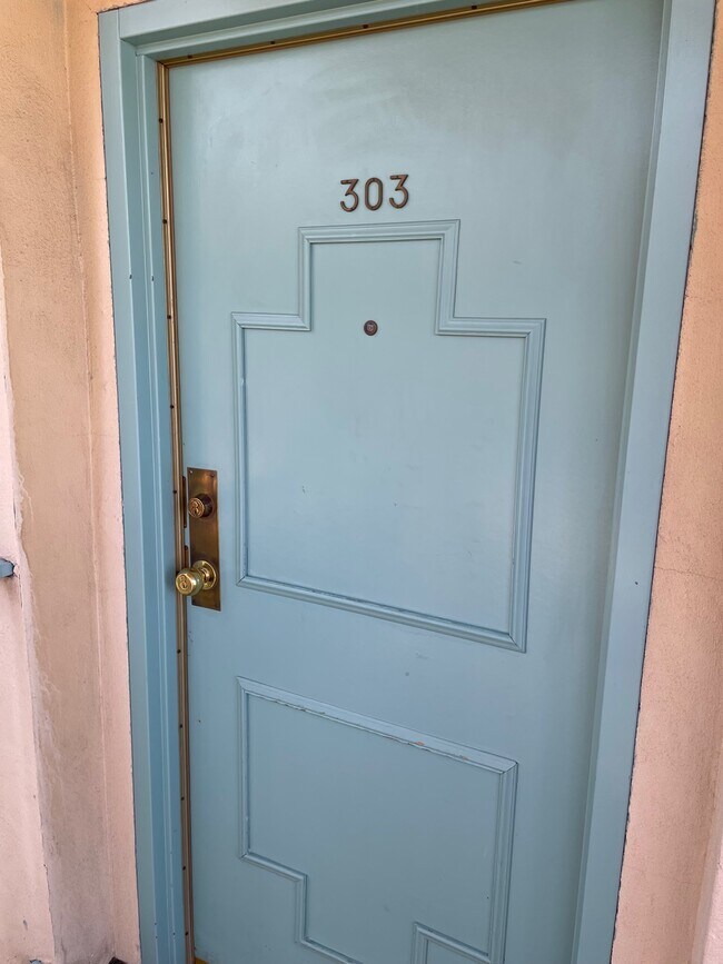Building Photo - 4230 S Centinela Ave