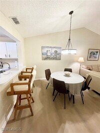 Building Photo - 645 Squire Cir