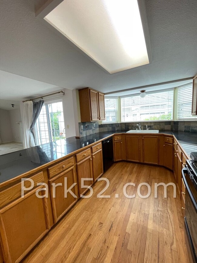 Building Photo - 2801 N Narrows Dr