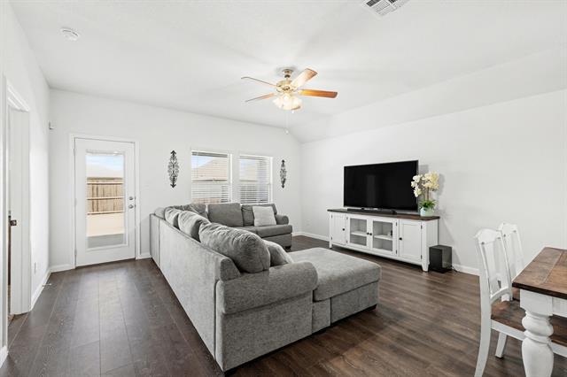 Building Photo - 706 Spur Ridge