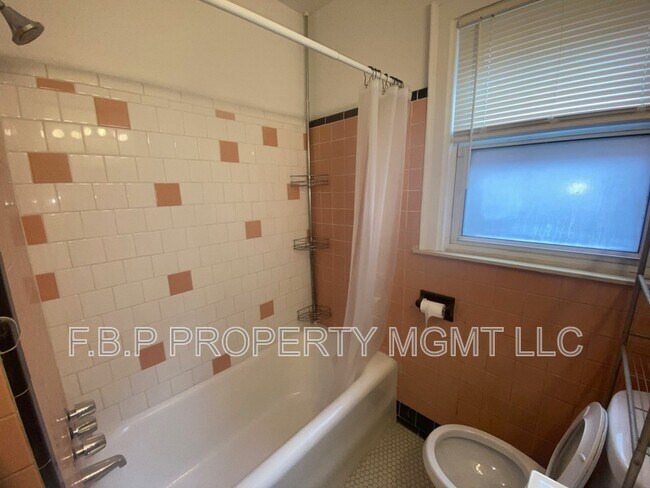 Building Photo - 3831 Waverly St