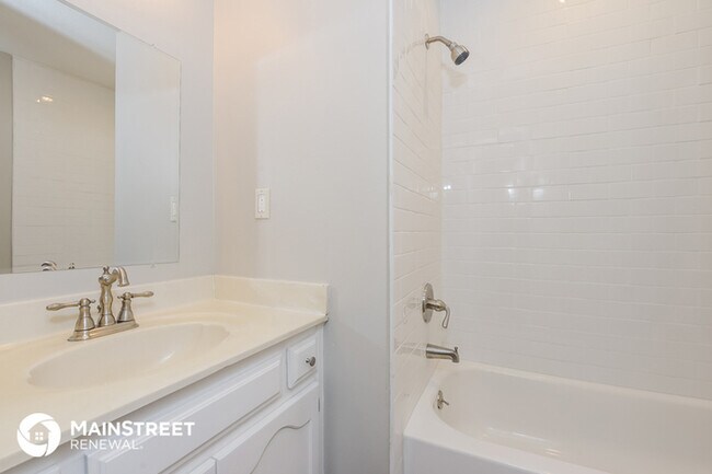 Building Photo - 6810 N Chas Dr