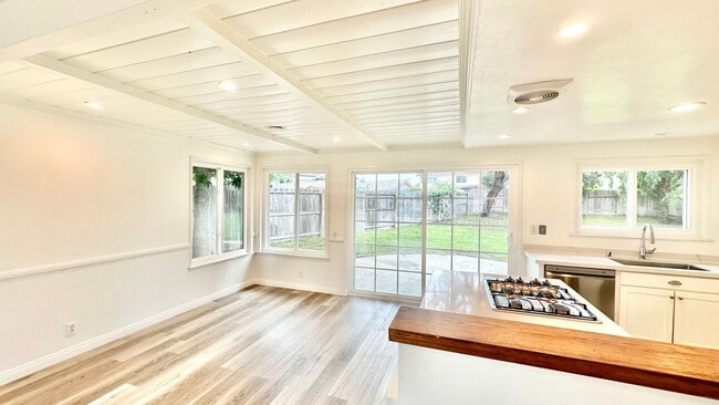 Building Photo - Charming, Single-Story Home, Spacious Backyard, Minutes to Everything, in Whelan Ranch Community ...