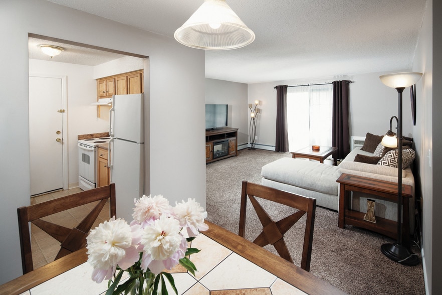 Building Photo - Rivers Edge